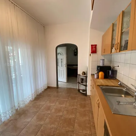 Janja Apartment *