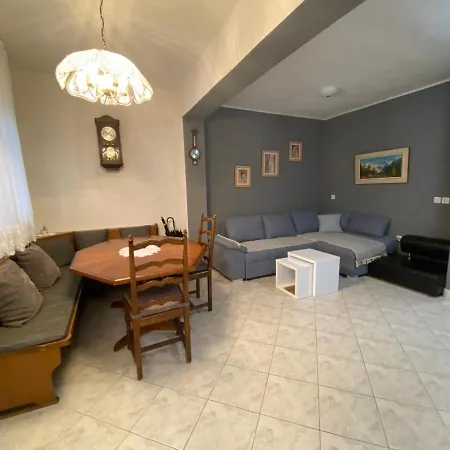 Janja Apartment *