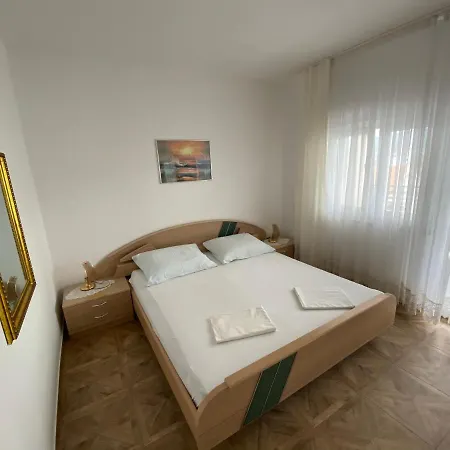 Janja Apartment *