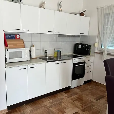 Janja Apartament *