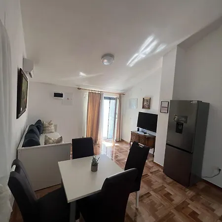 Apartament Janja *