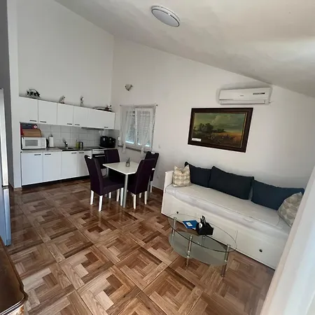 Janja Apartament Šilo
