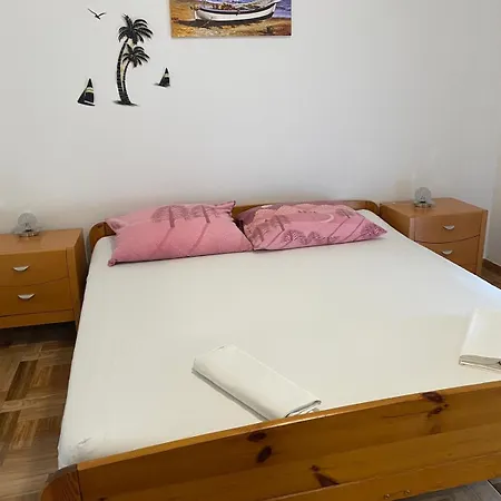 Janja Apartament *