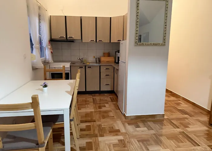 Janja Apartman *