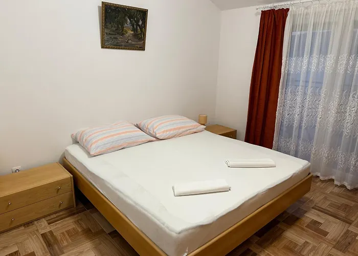 アパート Janja シロ